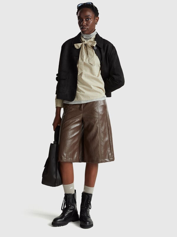 Blusa aos quadrados com laço Mulher