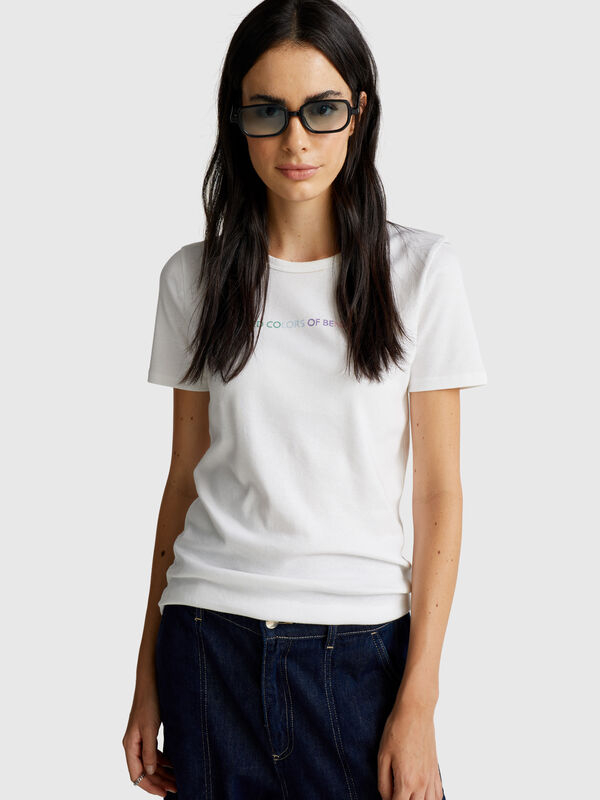 T-shirt 100% algodão com estampa logótipo glitter Mulher