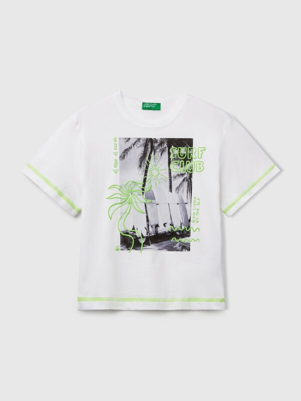 T-shirt com detalhes fluorescentes Menino