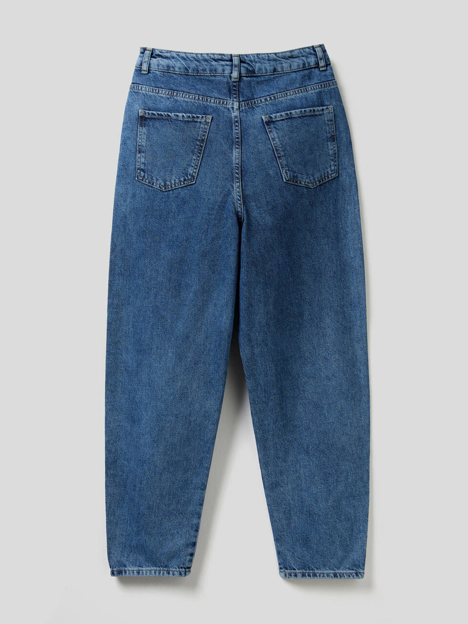 Jeans carrot fit em denim 100% algodão image number 2