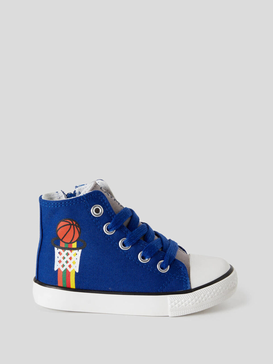 Sneakers de cano alto com atacadores image number 1