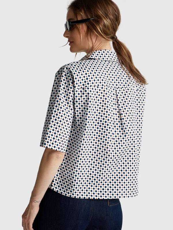 Camisa padrão de manga curta Mulher