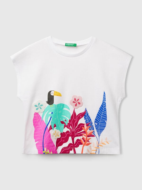 T-shirt com estampa e aplicações crochê Menina