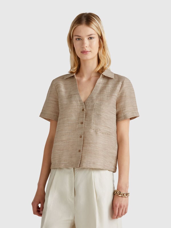 Camisa às riscas em mistura de linho Mulher