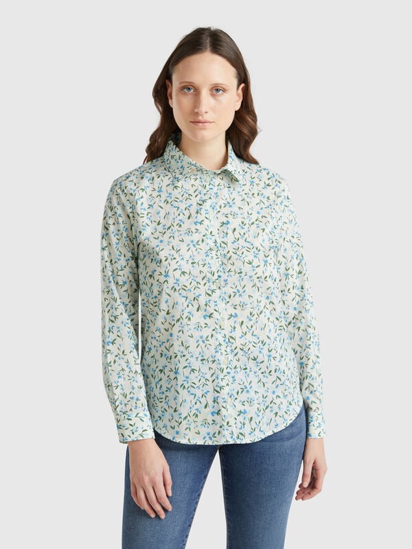 Camisa branca às flores Mulher