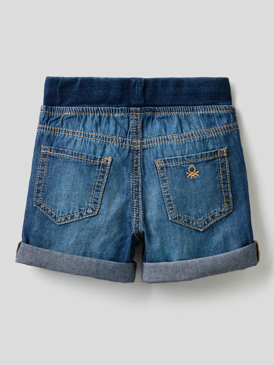 Bermudas efeito jeans com cintura stretch image number 2