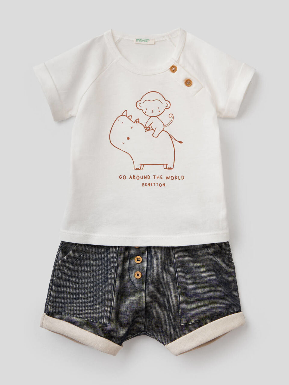 Conjunto t-shirt e bermudas image number 1