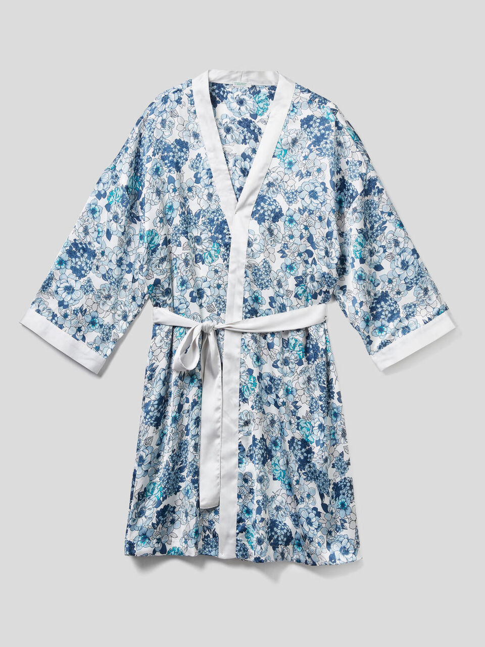 Roupão kimono em cetim estampado image number 1
