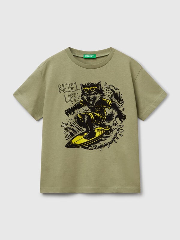 T-shirt com estampa fluorescente Menino