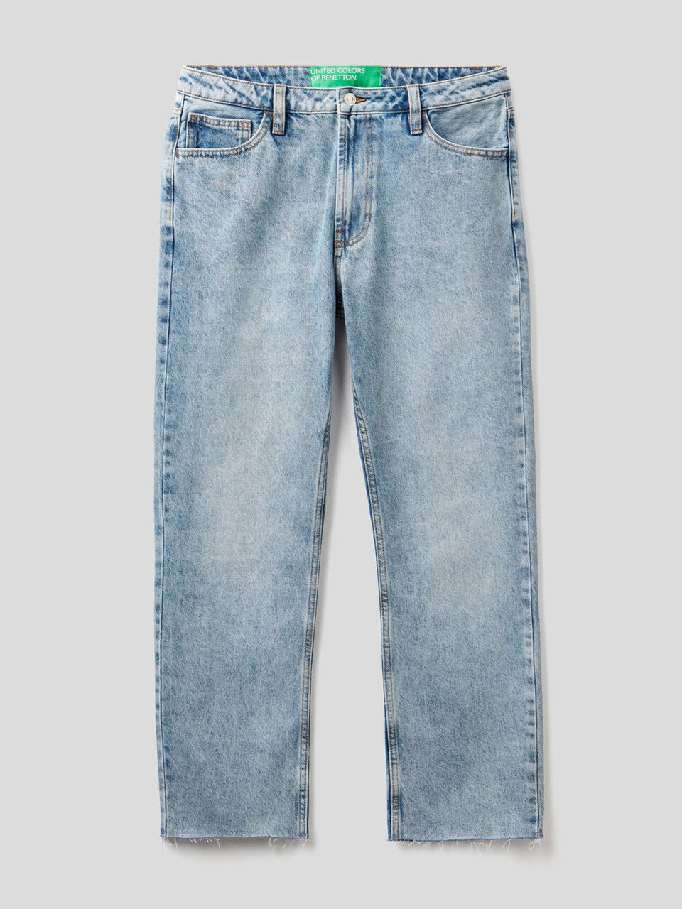 Jeans cinco bolsos com perna direita image number 1