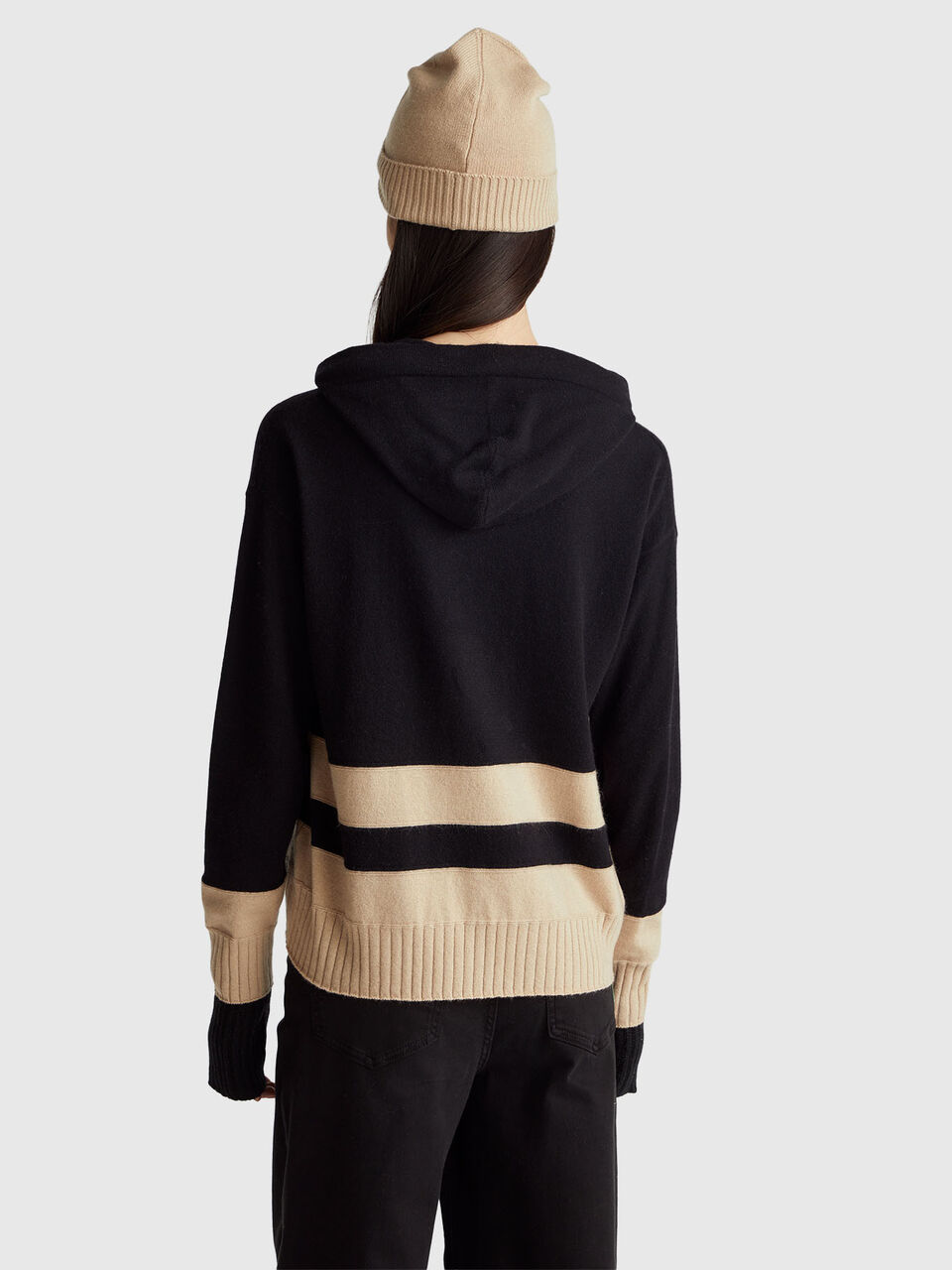 SWEATER W/HOOD Mulher image number null