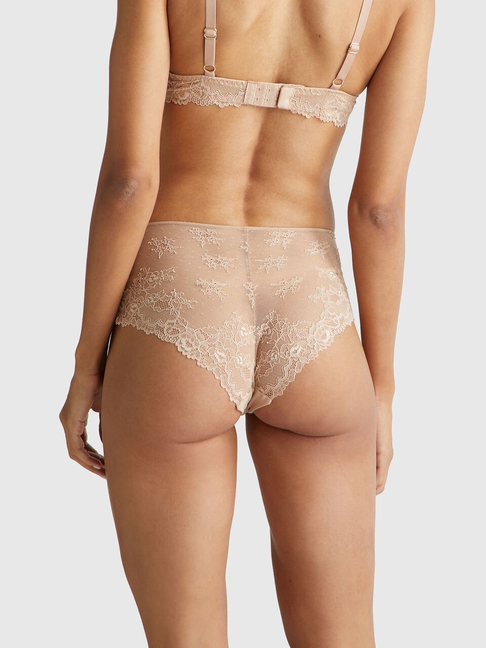 BRIEFS Mulher image number null