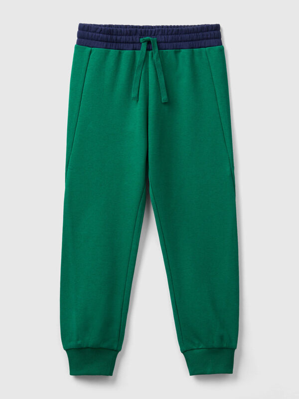 Joggers com cordão de ajuste