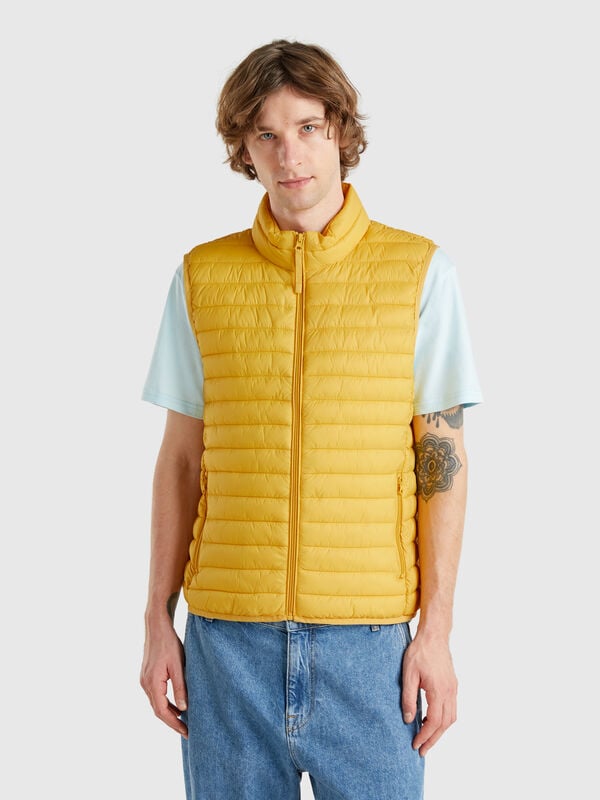 Colete regular fit com enchimento  Homem