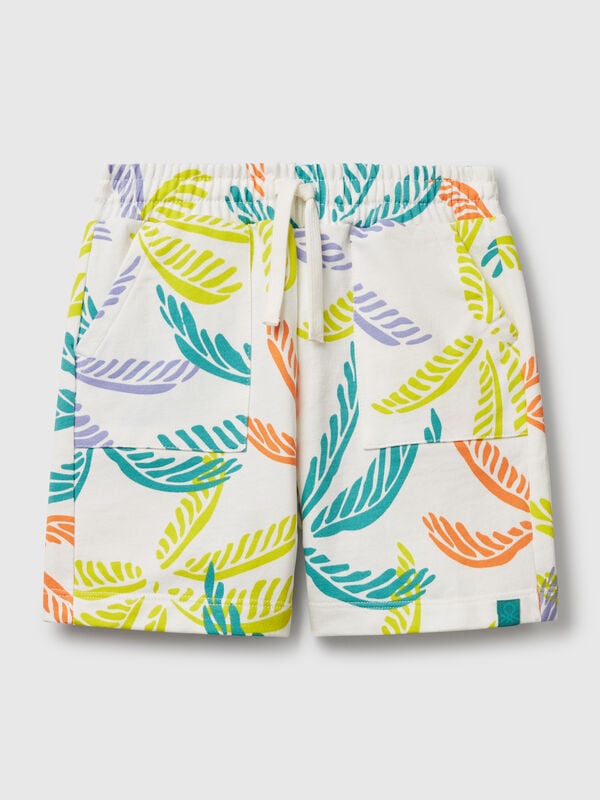 Shorts brancos com estampado tropical Menino