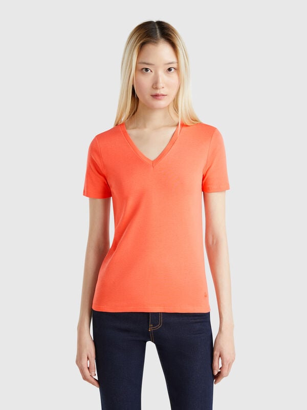 T-shirt coral em algodão puro com decote em V Mulher