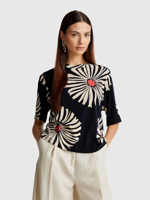 T-shirt com padrão floral Mulher