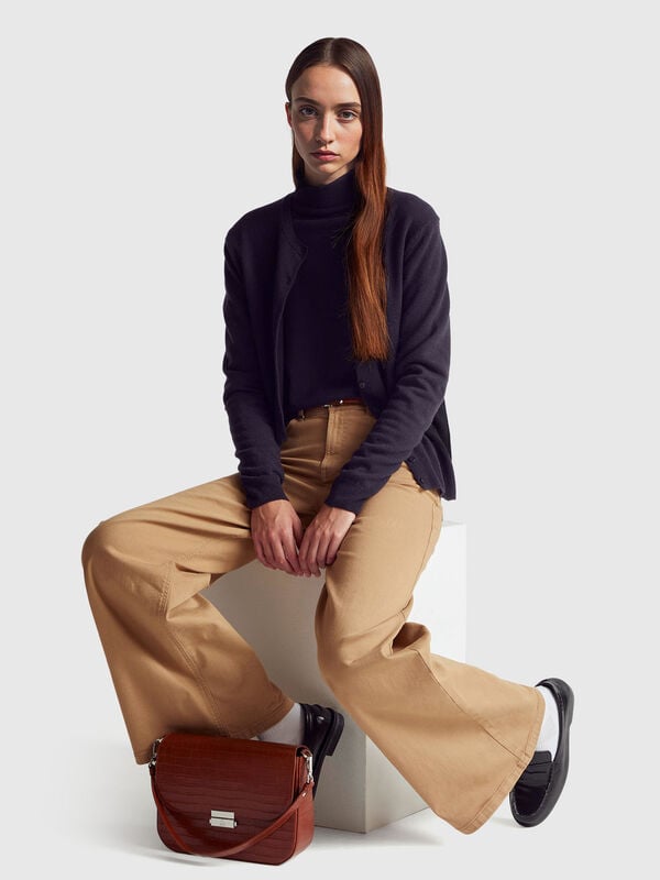 Camisola de gola alta preta em pura l&atilde; Merino Mulher