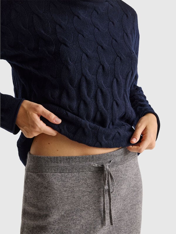 Camisola com tran&ccedil;as em mistura de caxemira Mulher