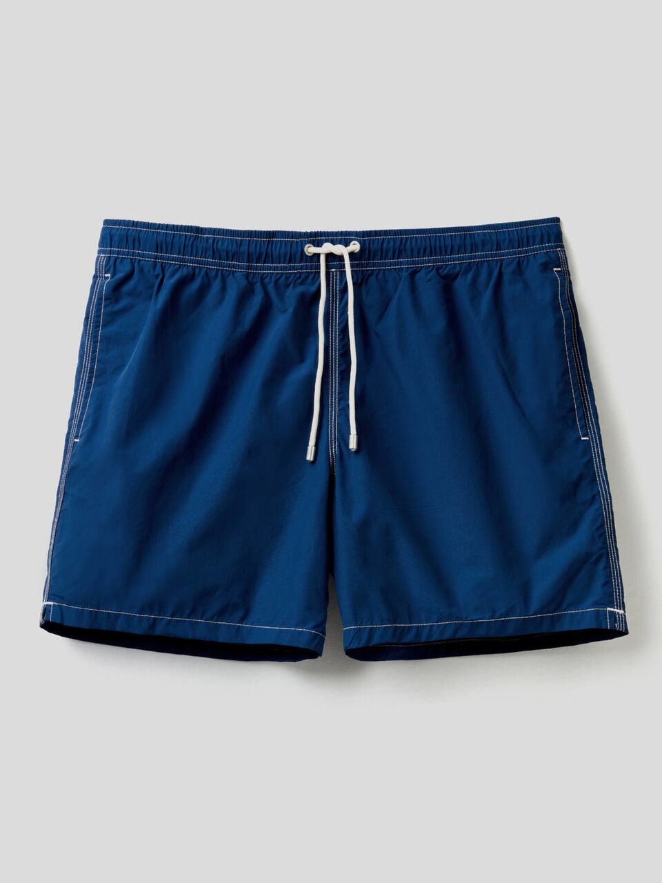 Fato de banho boxer com detalhes em contraste image number 1
