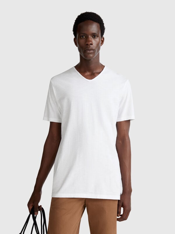 T-shirt 100% algodão com decote em V Homem