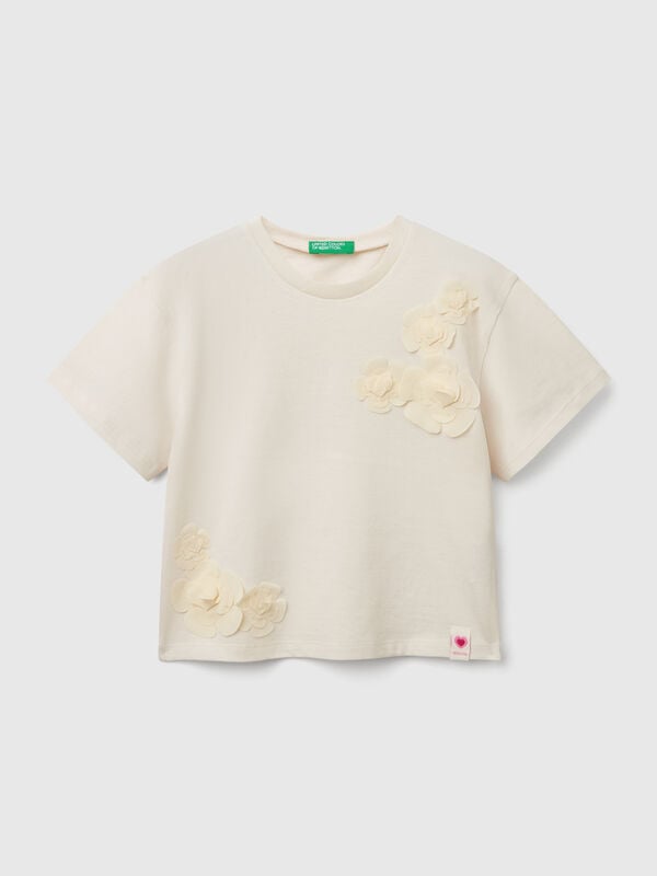 T-shirt com aplicações  Menina