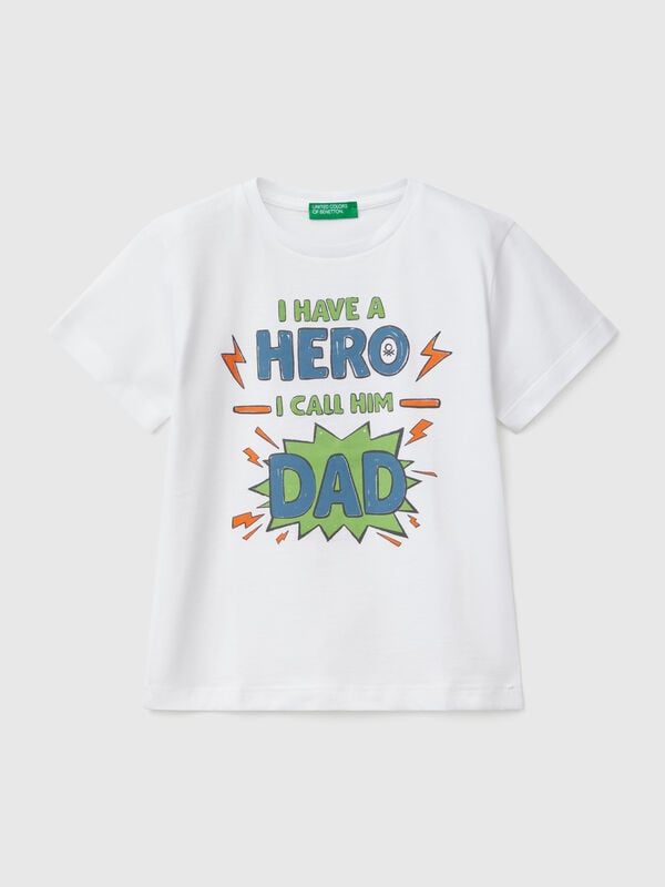 T-shirt em algodão com estampa Menino