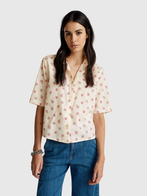 Camisa padrão de manga curta Mulher