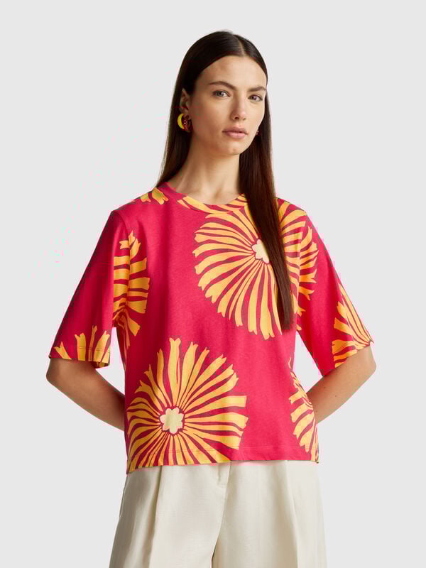 T-shirt com padrão floral Mulher