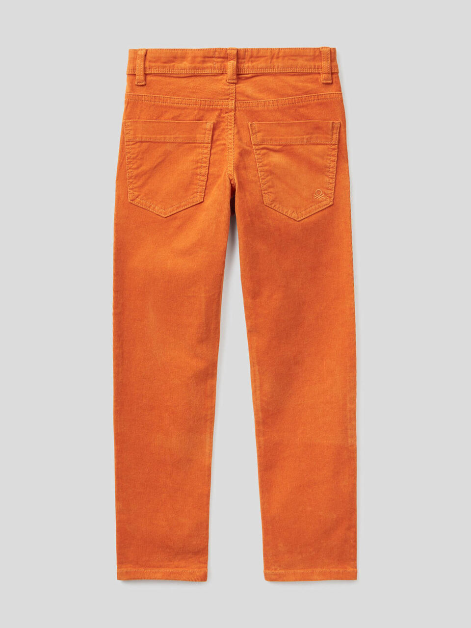 Calças slim fit em veludo stretch image number 2