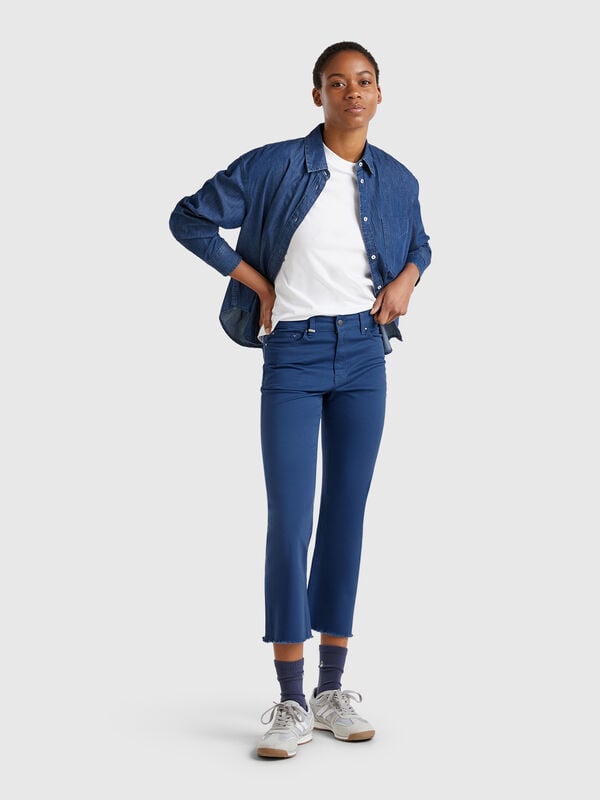 Calças cropped cinco bolsos Mulher
