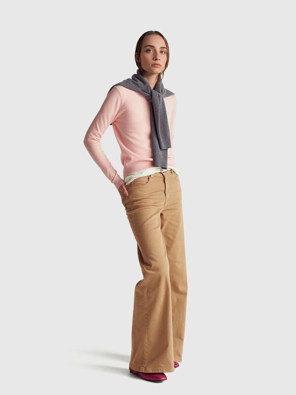 Camisola de gola redonda rosa pó em lã Merino Mulher