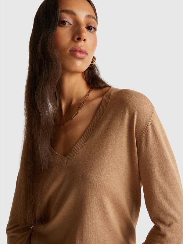 Camisola decote em V em mistura de seda Mulher