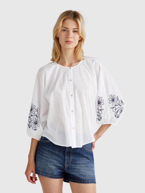 Blusa com bordados florais Mulher