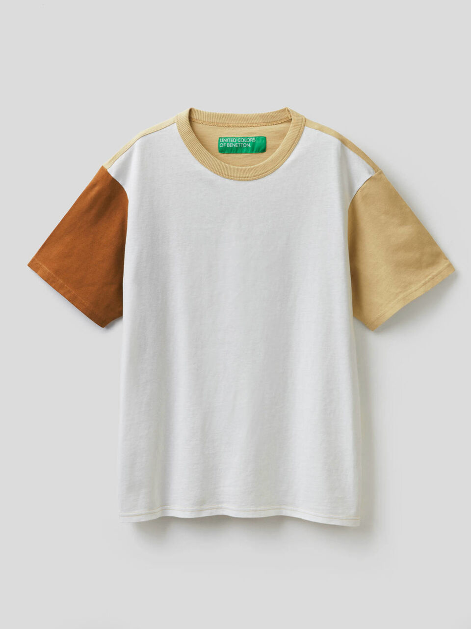 T-shirt color block de manga curta image number 1