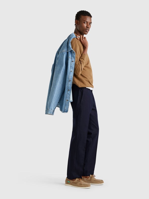 Chinos slim fit em mistura de linho Homem