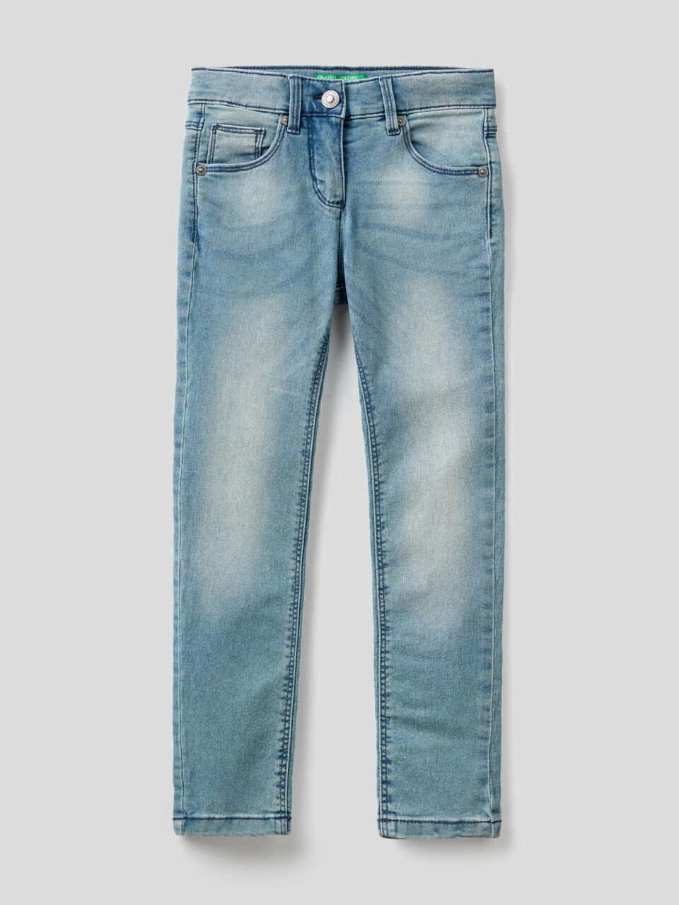 Jeans skinny fit de aparência desgastada image number 1
