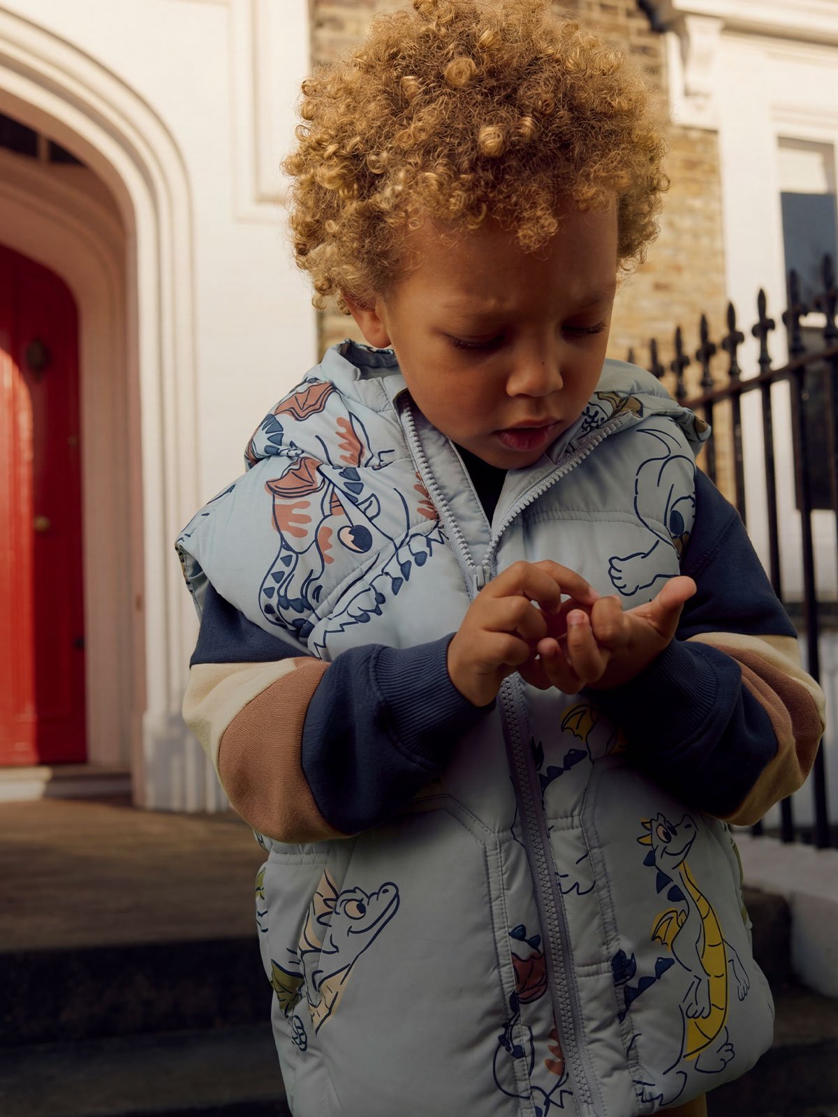 beb&eacute; menino <span class="text-l playful">(1-6 anos)</span> benetton