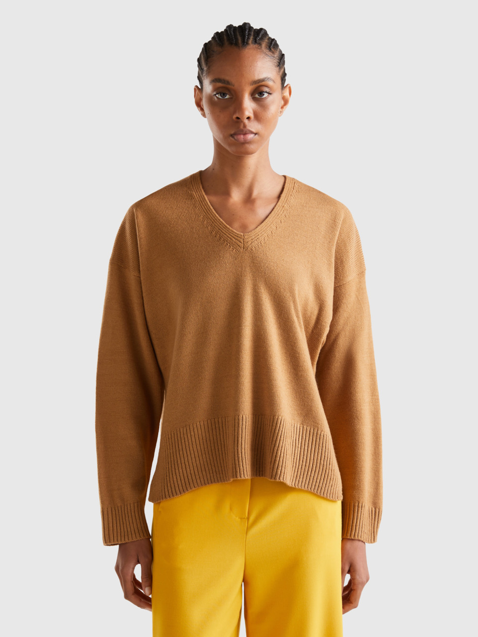 Benetton, Oversized Fit V-neck Sweater, Camel, Women