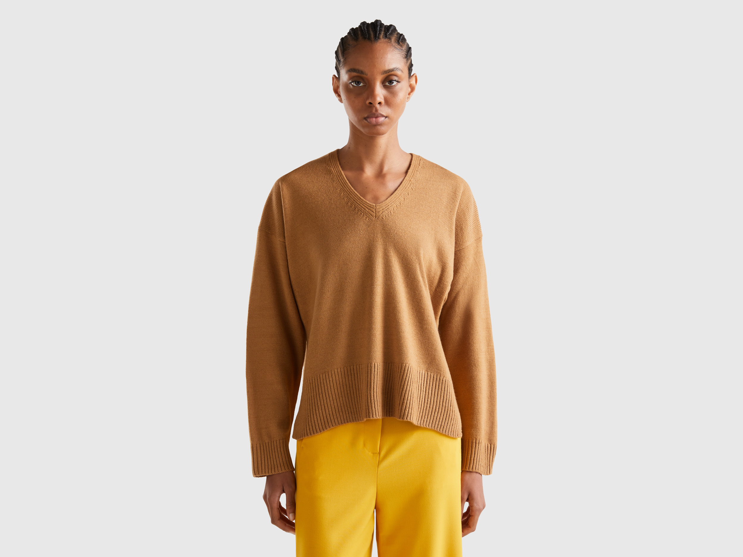 Benetton, Oversized Fit V-neck Sweater, size M-L, Camel, Women