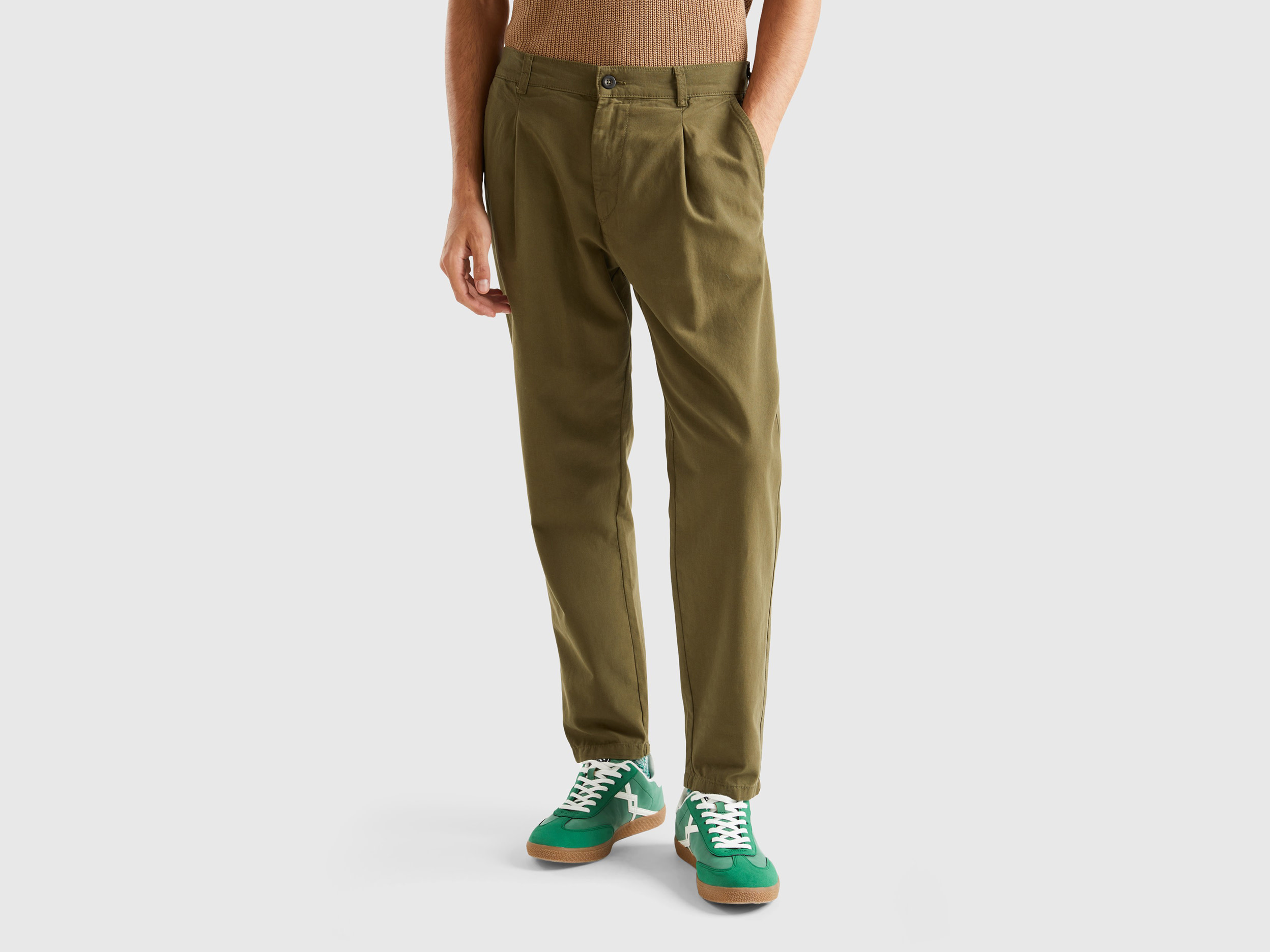 Benetton, Carrot Fit Chinos In Light Cotton, size 40, Military Green, Men