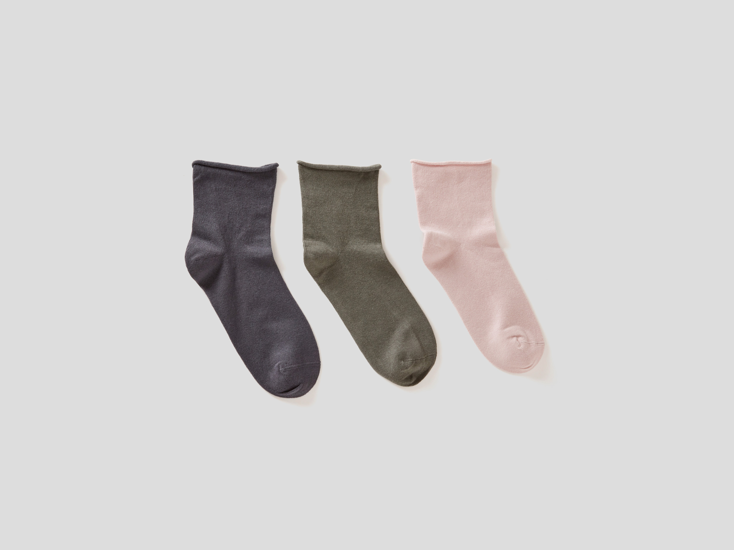 benetton, three pairs of short socks, size os, soft pink, women