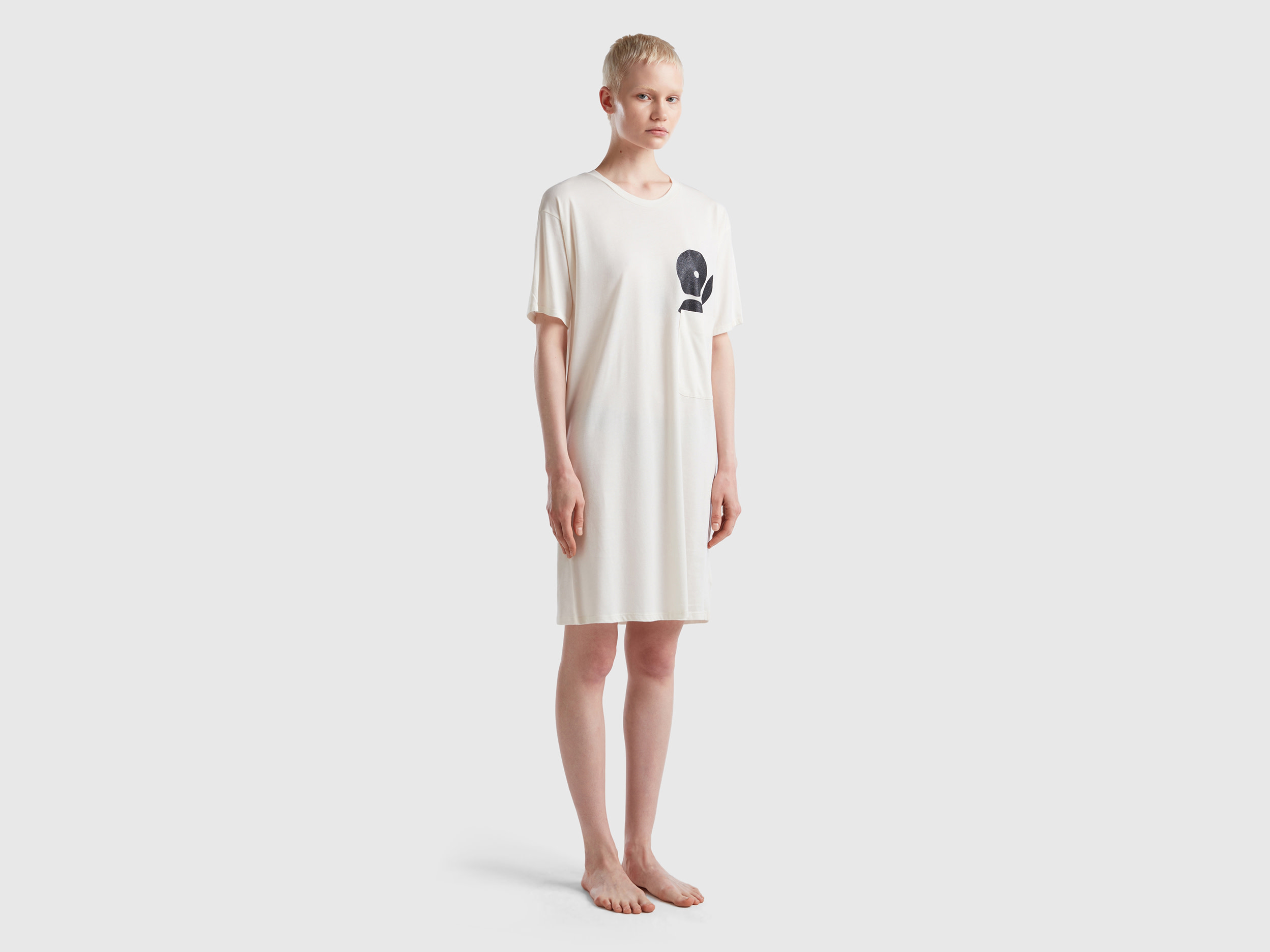 Benetton, Nightshirt With Floral Pocket, size L, Creamy White, Women
